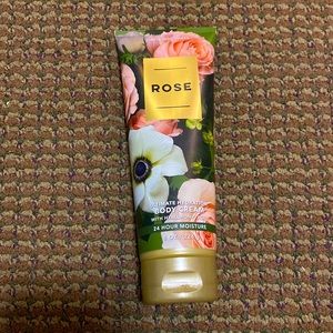 Bath and Body Works Rose Ultimate Hydration Body Cream
